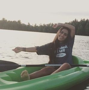 Meet your Posher, Ana maria